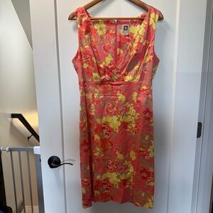 Anne Klein Peach Pink Yellow Floral V-Neck Knee Length Business Dress Careerwear